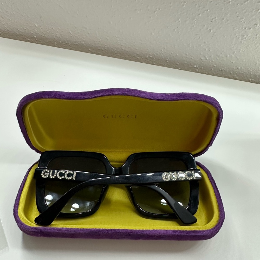 Gucci Oversized Rectangular Sunglasses - image 6